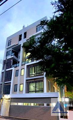 Houses for rent Esplanade Ratchadapisek  : 🔼🔽 AccomA 📩 Home Office 0 BR House in  Bang Kapi (AA40155)