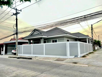 Houses for sale Chonburi : Single House for Sale with Private Swimming Pool in Pattaya – Prime Location in Huai Yai Area