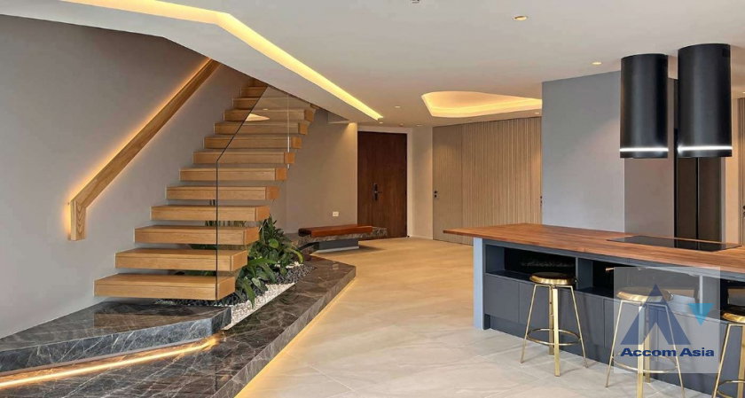 รูป 🔼🔽 AccomA 📩 Crystal Garden Luxury duplex with spacious balcony and stunning city views - รูปที่ 9/17