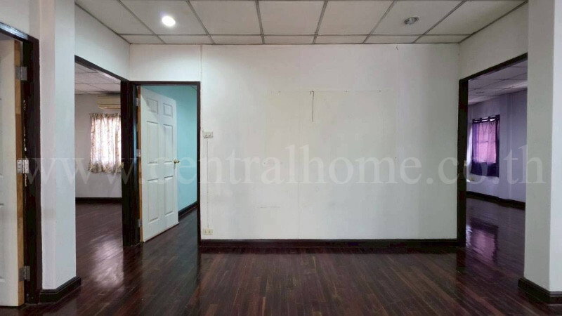 รูป บ้านเดี่ยว 70 ตารางวา หมู่บ้านเสนานิเวศน์ โครงการ 2 บ้านสวย สภาพดีมาก พร้อมอยู่ - รูปที่ 17/34