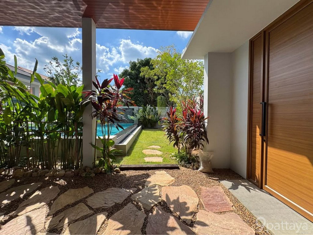 รูป ขายพูลวิลล่าสร้างใหม่ | Baan Suan Neramit – จอมเทียน พัทยา ✨ พูลวิลล่าสร้างใหม่ • ที่ดิน 136.5 ตร.ว. พื้นที่ใช้สอย 240 ตร.ม. • 3 ห้องนอน / 4 ห้องน้ำ  - รูปที่ 5/20