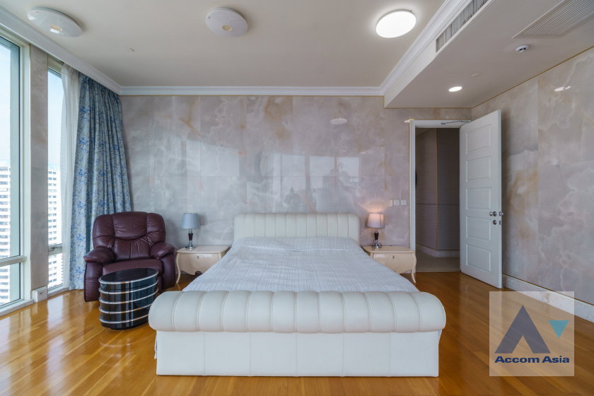 รูป 🔼🔽 AccomA 📩 Luxury Spacious Condo for Sale – Bright City View | Prime Location @Royce Private Residences - รูปที่ 18/20