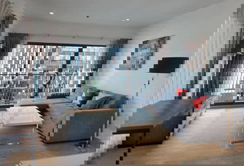 🔥35K🔥- 1 นอน ห้องมุม มีอ่าง 62.36 ตร.ม. ชั้นสูง 10+ คอนโดเชื่อม Skywalk เข้า BTS ทองหล่อ ที่ Noble Remix/ ให้เช่าคอนโด