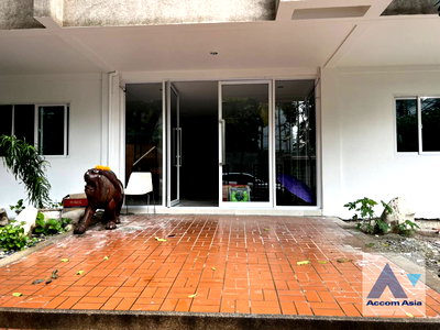 Townhouses for rent Bangkok : 🔼🔽 AccomA 📩 Home Office 0 BR Townhouse in Thung Maha Mek (AA44985)