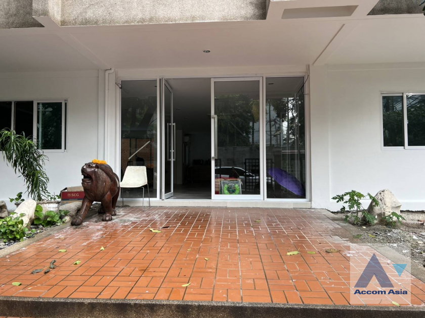 รูป 🔼🔽 AccomA 📩 Home Office 0 BR Townhouse in Thung Maha Mek (AA44985) - รูปที่ 1/10