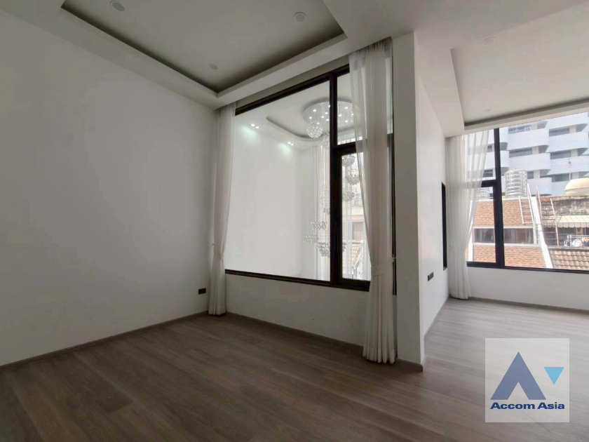 รูป 🔼🔽 AccomA 📩  4 BR Townhouse in Khlong Toei Nuea (AA42261) - รูปที่ 16/20