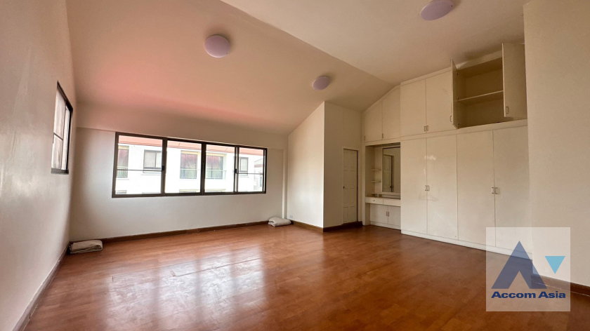 picture 🔼🔽 AccomA 📩 Home Office,Pet friendly 3 BR Townhouse @Townhouse Phaholyothin (1818219) - 9/20