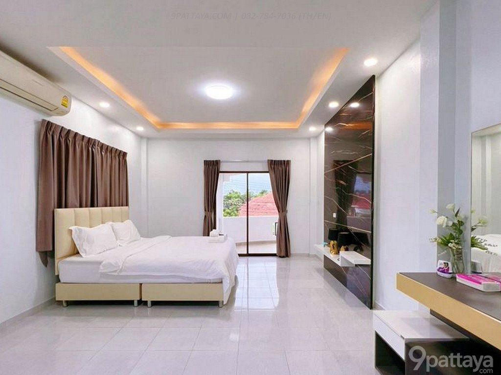 รูป บ้านเดี่ยว 2 ชั้น | Royal View Village Pattaya ✨ บ้านขนาดใหญ่ บนที่ดินกว้าง ทำเลศักยภาพ เหมาะสำหรับครอบครัว พักอาศัยระยะยาว หรือปรับเป็นบ้านลงทุน 🏡🌿 - รูปที่ 4/12