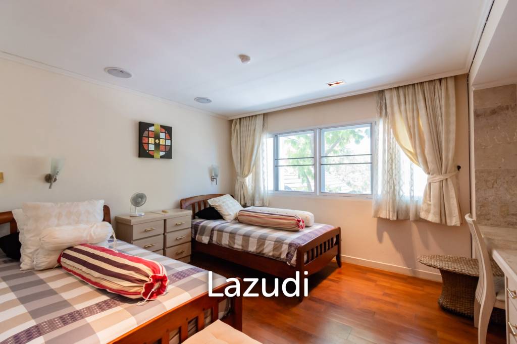 picture THE BEACH PALACE :  3 Bed Seaview Condo at Cha-am - 19/32