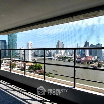 Condos for rent Surawong Road : 4-BR Condo at Saichol Mansion near BTS Saphan Taksin (ID 2719848)