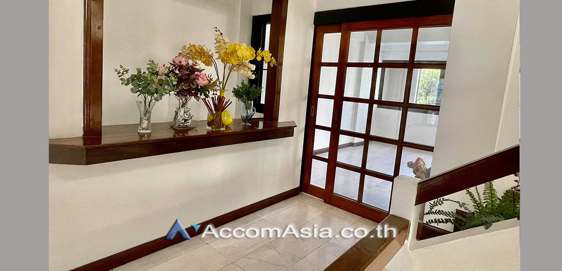 รูป 🔼🔽 AccomA 📩 Home Office 8 BR Townhouse in Khlong Toei (AA29832) - รูปที่ 2/13