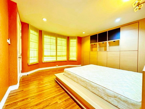 รูป ทาวน์โฮมหรู 4 ชั้น อ่อนนุช ใกล้BTSปุณณวิถี 1.47กม. โลตัส วชิรธรรม7 800ม. 3 นอน 4 น้ำ 20 ตร.ว. 240 ตร.ม. ตลาดอุดมสุข 1.6 กม - รูปที่ 2/8