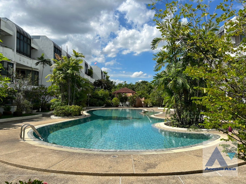 picture 🔼🔽 AccomA 📩 3 BR Townhouse @Modern style (118582) - 1/16