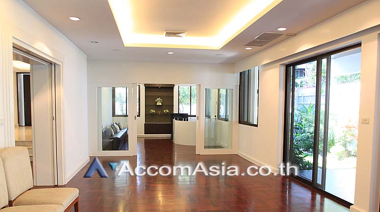 รูป 🔼🔽 AccomA 📩 Tropical-Style Home with Pool and Lush Garden (AA17483) - รูปที่ 14/20
