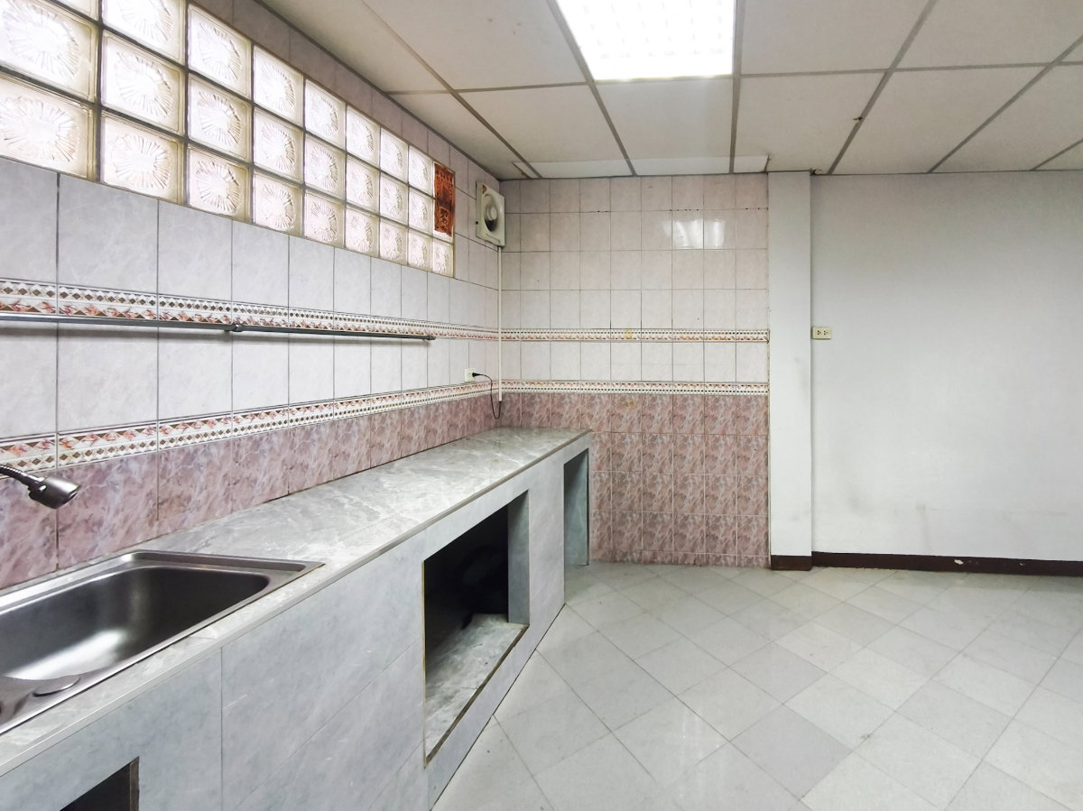 รูป ขายด่วน 🏡 ทาวน์เฮ้าส์ 2 ชั้น "บ้านสินพัฒนา 4" เพียง 1.85 ล้าน ทำเล งามวงศ์วาน – รัตนาธิเบศร์ - รูปที่ 6/25