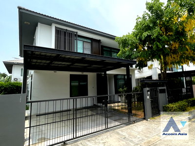 Houses for rent Ramkhamhaeng University 2 : 🔼🔽 AccomA 📩 Wood-clad modern condo with minimalist aesthetic (AA40726)