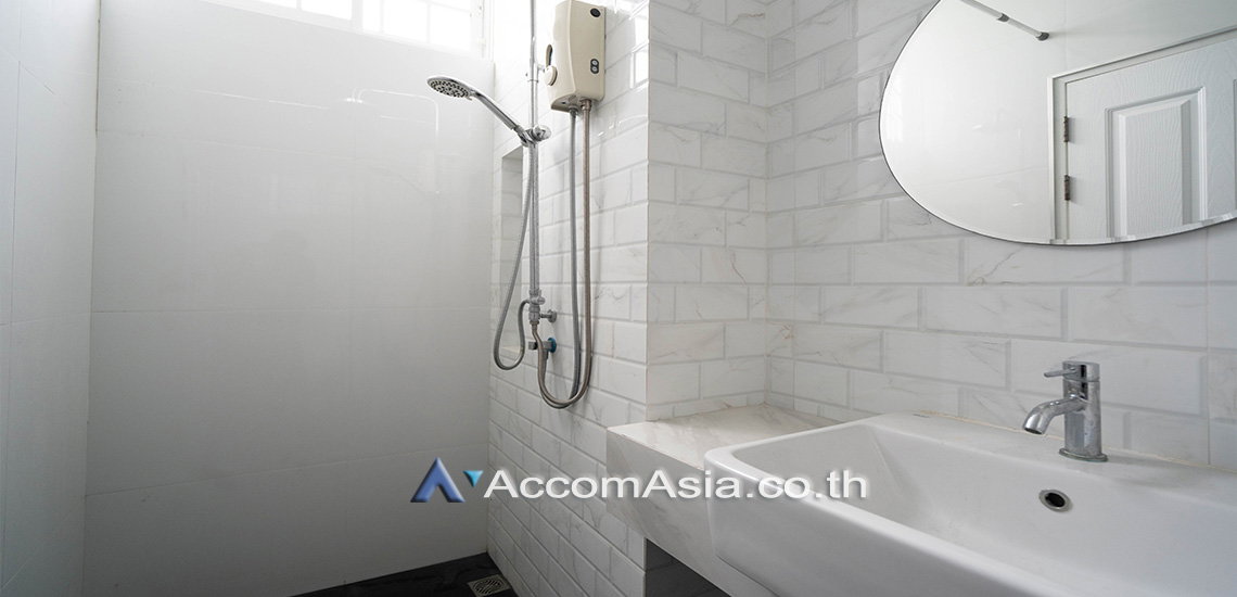 picture 🔼🔽 AccomA 📩 Home Office 3 BR Townhouse in Khlong Tan Nuea (AA30465) - 17/17