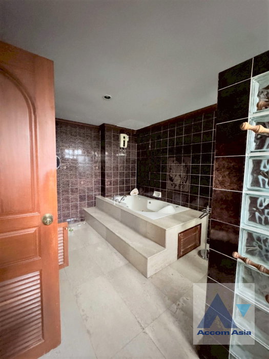 รูป 🔼🔽 AccomA 📩 Home Office 8 BR Townhouse in Khlong Tan Nuea (AA45687) - รูปที่ 12/16