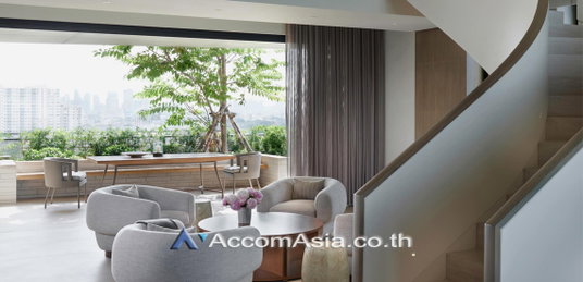 🔼🔽 AccomA 📩 Spacious luxury duplex condominium featuring an open-plan layout and a large private balcony ( AA31290 )