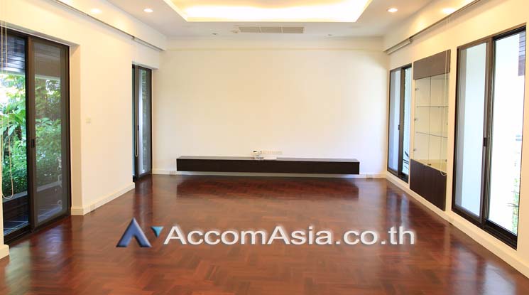 รูป 🔼🔽 AccomA 📩 Tropical-Style Home with Pool and Lush Garden (AA17483) - รูปที่ 5/20