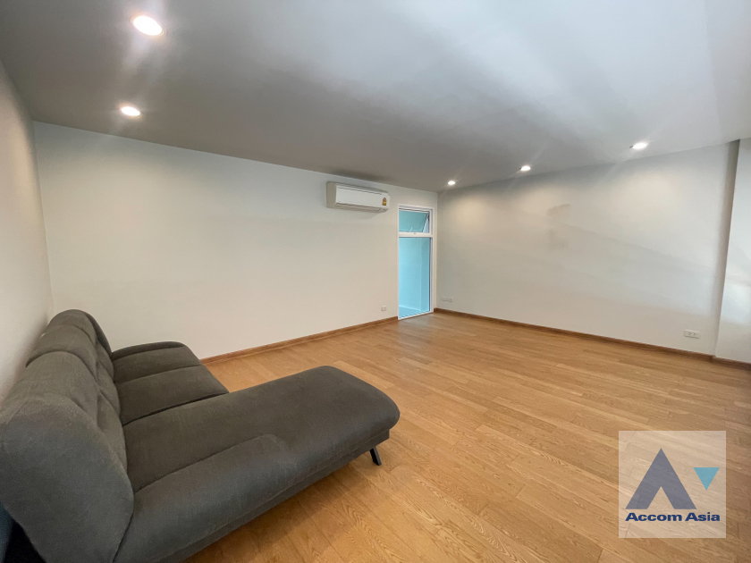 picture 🔼🔽 AccomA 📩 Home Office 4 BR Townhouse in Klong Tan (AA33995) - 10/20