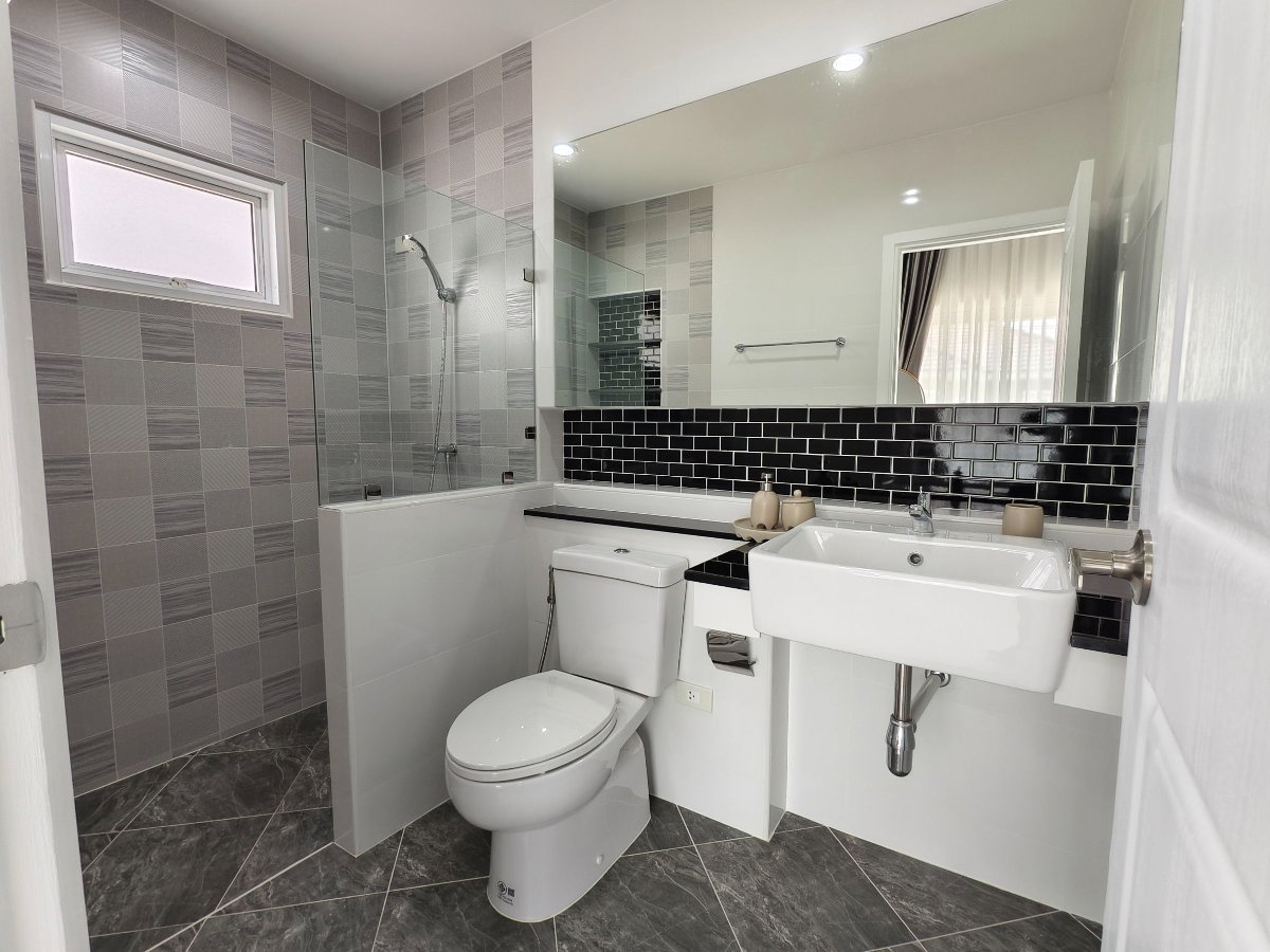 รูป บ้านใหม่ ตกแต่งเฟอร์ฯทั้งหลัง พร้อมเข้าอยู่ 3.89 ล้านบาท ใกล้เมืองเชียงใหม่ ใกล้สนามบินเชียงใหม่ - รูปที่ 20/20