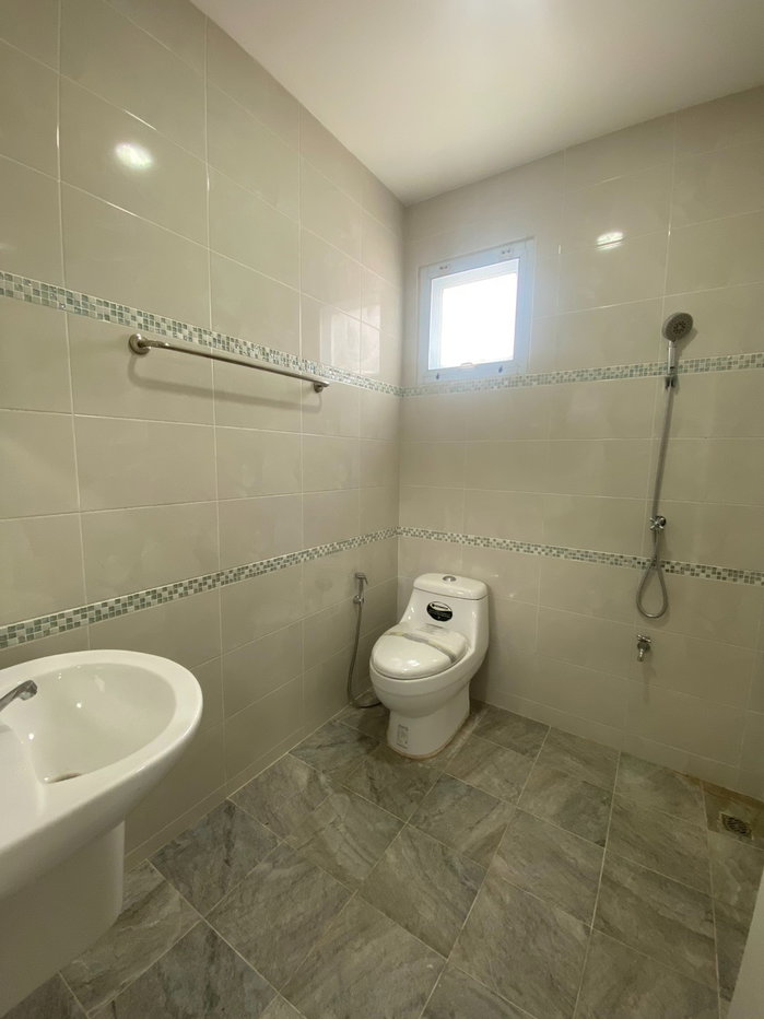 รูป 🏠✨ ทาวน์โฮมโมเดิร์น พร้อมอยู่ ทำเลทองสันกำแพง เชียงใหม่ ✨🏠 - รูปที่ 4/15