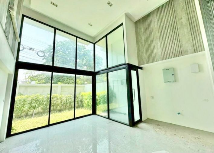 3-bed townhouse for rent, 220 sqm, 23 sq wah, AUTHEN Ladprao - Nakniwat