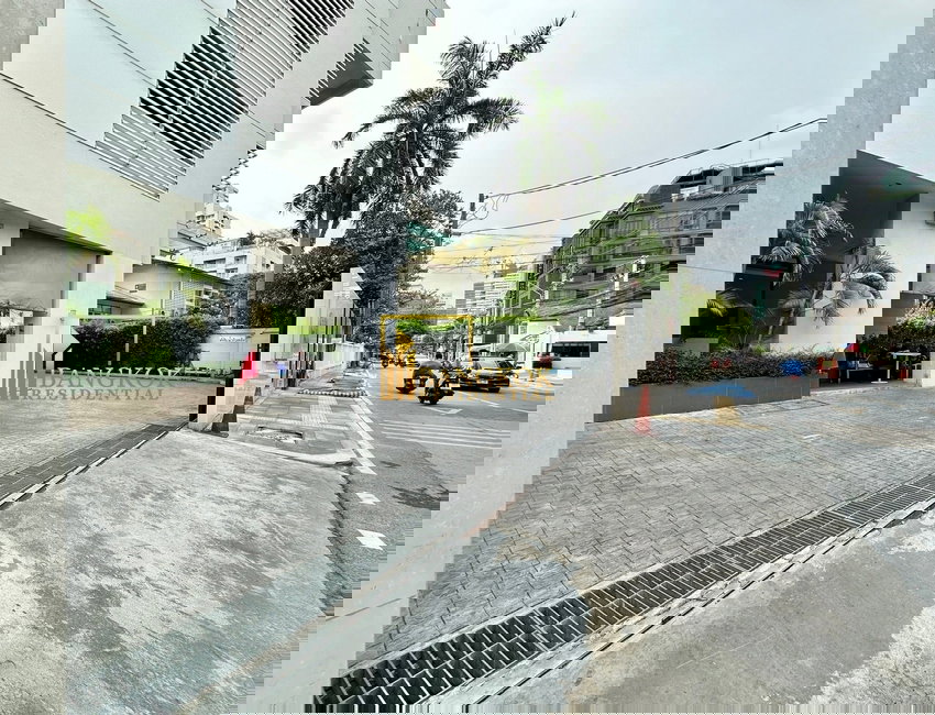 รูป Luxurious 3 Bedroom Apartment in Phrom Phong - BR0474AP - รูปที่ 50/50