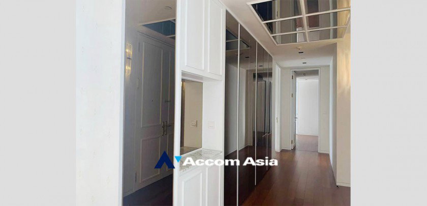 picture 🔼🔽 AccomA 📩 Elegant White-Tone Condominium in Sathorn (AA32602) - 7/9