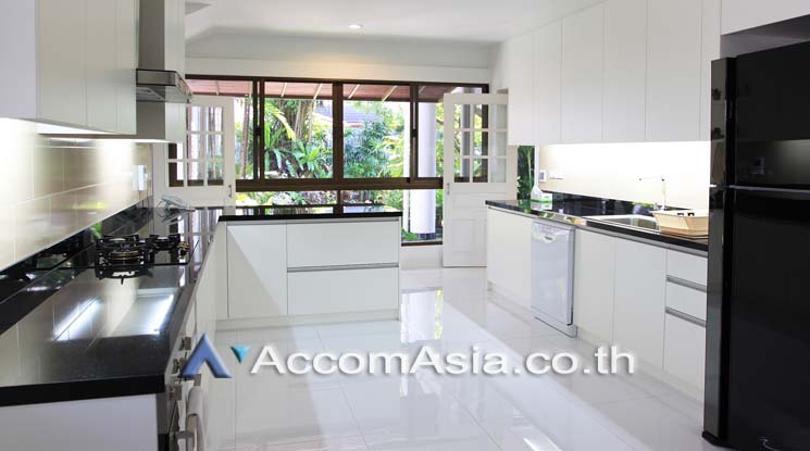 รูป 🔼🔽 AccomA 📩 Tropical-Style Home with Pool and Lush Garden (AA17483) - รูปที่ 17/20
