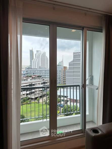 รูป คอนโด 1-ห้องนอน ที่ ริธึ่ม สาทร ใกล้ BTS สะพานตากสิน (ID 2775129) - รูปที่ 1/10
