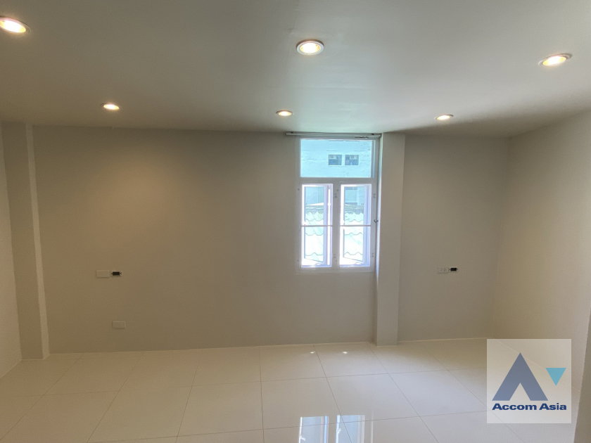picture 🔼🔽 AccomA 📩  3 BR Townhouse in Thung Wat Don (AA42178) - 3/20