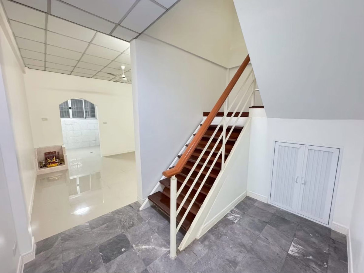 รูป ขายทาวน์เฮ้าส์ 4 ชั้น นวลจันทร์ 31 รีโนเวทใหม่ พร้อมเข้าอยู่ - เจ้าของขายเอง - รูปที่ 19/26