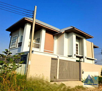 Houses for rent Ramkhamhaeng University 2 : 🔼🔽 AccomA 📩  4 BR House in Dokmai (AA40443)