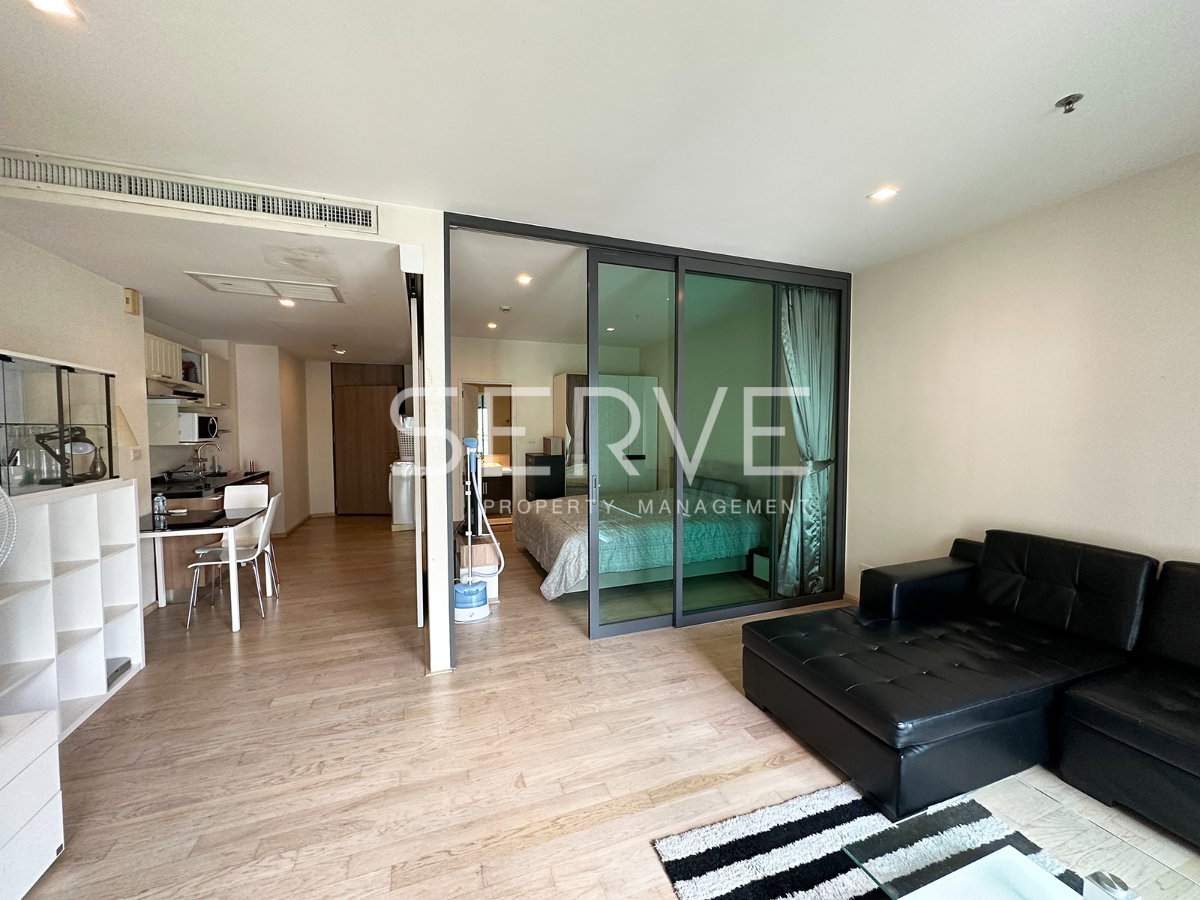 รูป สตูดิโอ กั้นห้องเป็นสัดส่วน มีอ่าง 51.28 ตร.ม. บนทำเลดีๆ คอนโดเชื่อม Skywalk เข้า BTS ทองหล่อ ที่ Noble Remix / ให้เช่าคอนโด - รูปที่ 3/10