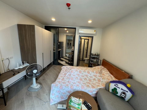 ให้เช่า เดอะ เบส สะพานใหม่ มีเฟอร์นิเจอร์+เครื่องใช้ไฟฟ้าครบ