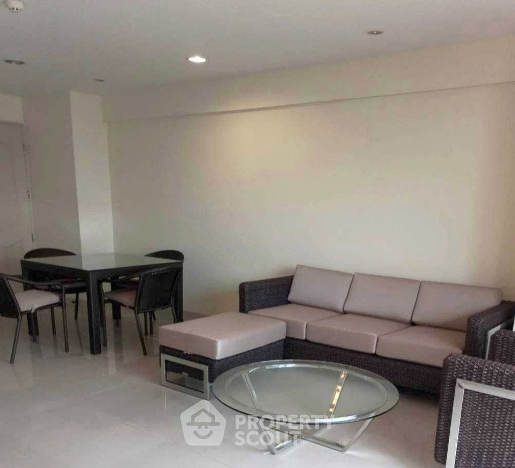 picture 2-BR Condo at Serene Place Sukhumvit 24 Condominium near BTS Phrom Phong (ID 2771237) - 2/4