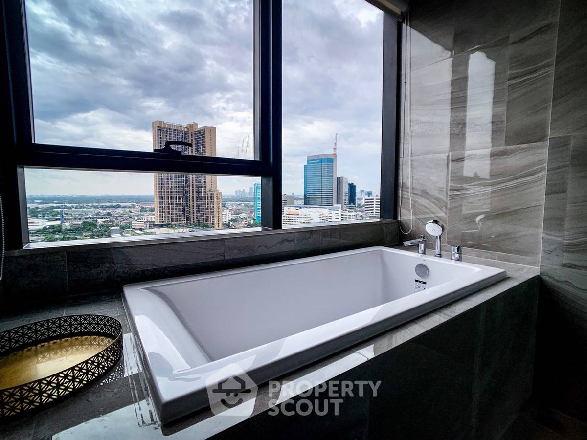 รูป คอนโด 1-ห้องนอน ที่ ไอดีโอ คิว สุขุมวิท 36 ใกล้ BTS ทองหล่อ (ID 2439910) - รูปที่ 8/14