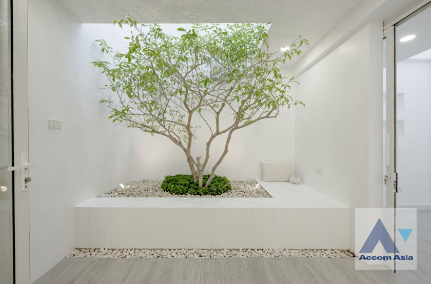 รูป 🔼🔽 AccomA 📩 Newly Renovated 3-Storey Townhome for Living & Investment - รูปที่ 4/20