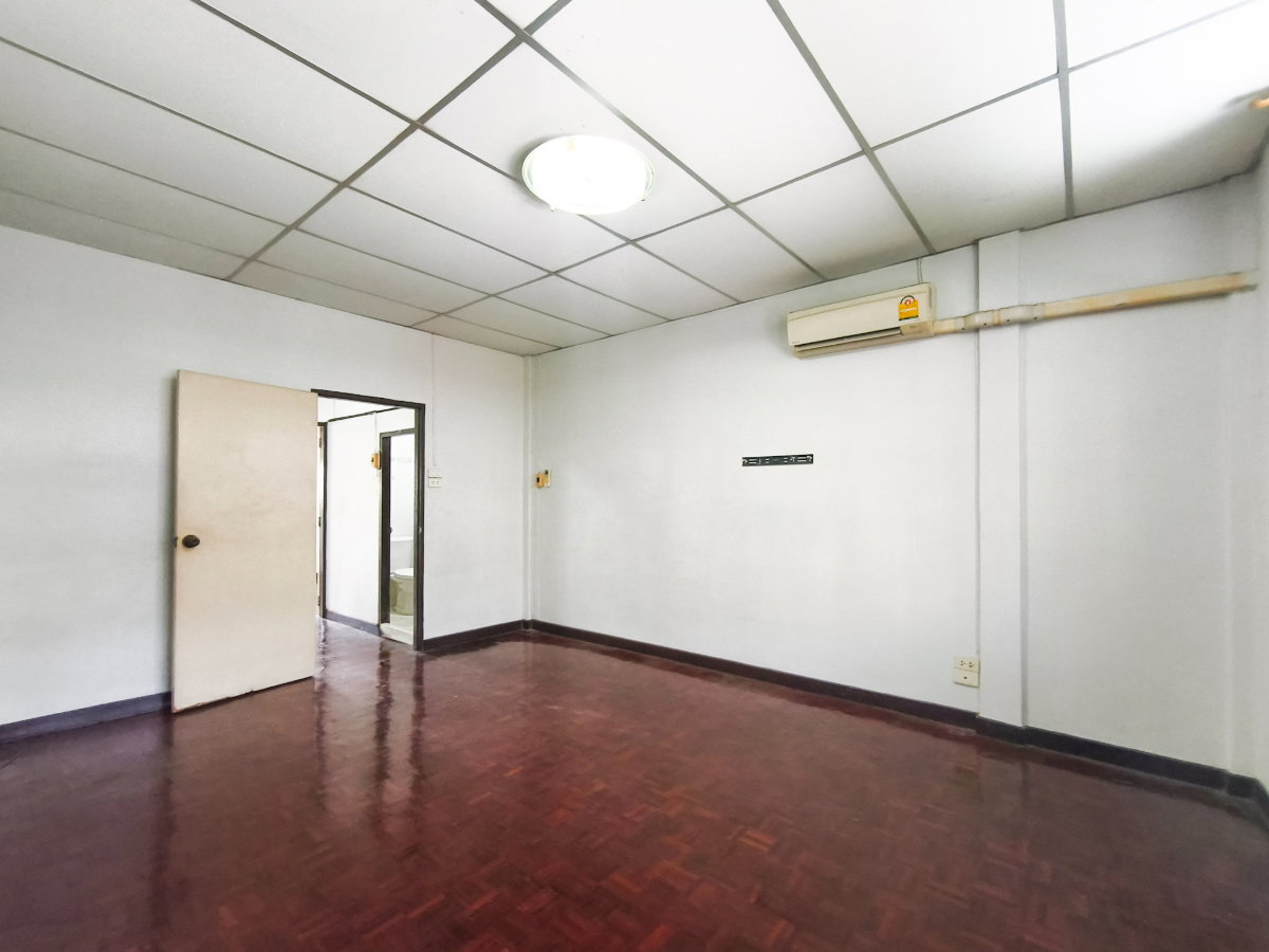 รูป ขายด่วน 🏡 ทาวน์เฮ้าส์ 2 ชั้น "บ้านสินพัฒนา 4" เพียง 1.85 ล้าน ทำเล งามวงศ์วาน – รัตนาธิเบศร์ - รูปที่ 17/25