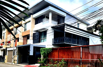 Home office for rent Silpakorn University City Campus : Townhome for Rent – 3-Storey Corner Unit by the Water, Opposite Central Chaengwattana, Near MRT Station