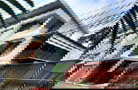 Townhome for Rent – 3-Storey Corner Unit by the Water, Opposite Central Chaengwattana, Near MRT Station