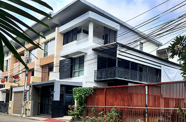 รูป ให้เช่า ทาวน์โฮม 3 ชั้น หลังมุม ริมน้ำ ตรงข้ามเซนทรัลแจ้งวัฒนะ สถานี MRT - รูปที่ 1/45