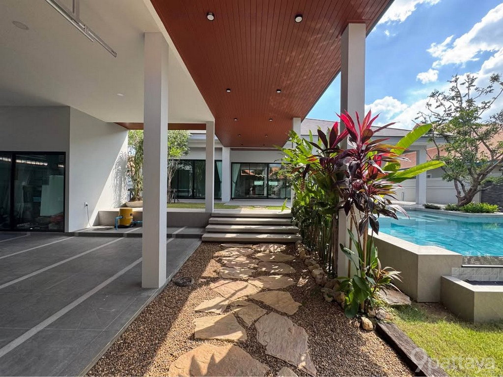 รูป ขายพูลวิลล่าสร้างใหม่ | Baan Suan Neramit – จอมเทียน พัทยา ✨ พูลวิลล่าสร้างใหม่ • ที่ดิน 136.5 ตร.ว. พื้นที่ใช้สอย 240 ตร.ม. • 3 ห้องนอน / 4 ห้องน้ำ  - รูปที่ 4/20