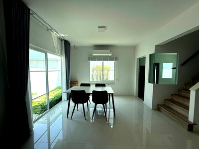 Houses for rent Samut Prakarn : [RENT] HST0101     Villaggio 2 Srinakarin - Bangna       (ID with @in front, LINE ID:  @idhomeland)