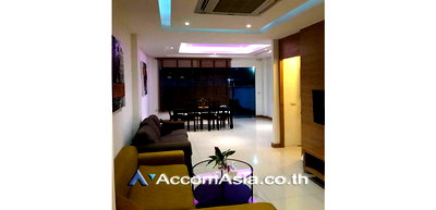 Townhouses for rent : 🔼🔽 AccomA 📩  6 BR Townhouse in Khlong Toei (AA30956)