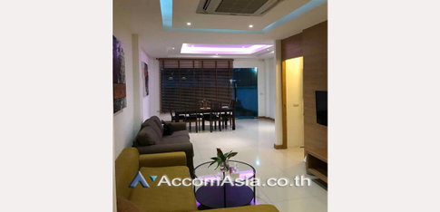 🔼🔽 AccomA 📩  6 BR Townhouse in Khlong Toei (AA30956)