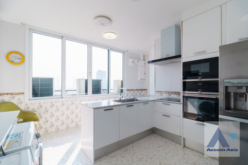 รูป 🔼🔽 AccomA 📩 Luxury Spacious Condo for Sale – Bright City View | Prime Location @Royce Private Residences - รูปที่ 13/20