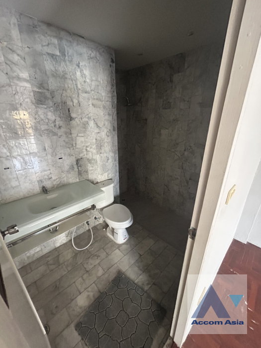 picture 🔼🔽 AccomA 📩 Home Office 6 BR Townhouse in Khlong Tan Nuea (AA44904) - 12/12